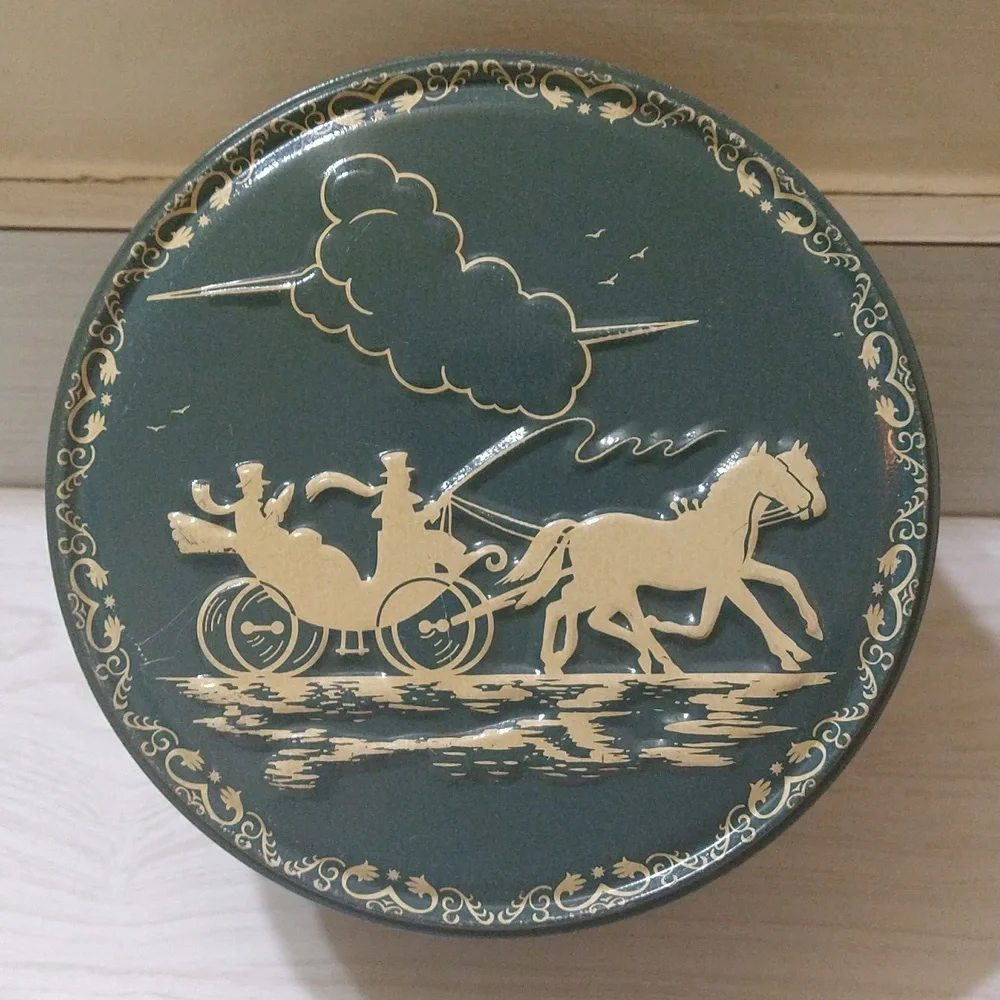 Vintage Shirley Jean Capital Cake Carriage Metal Christmas Fruit Cake Tin